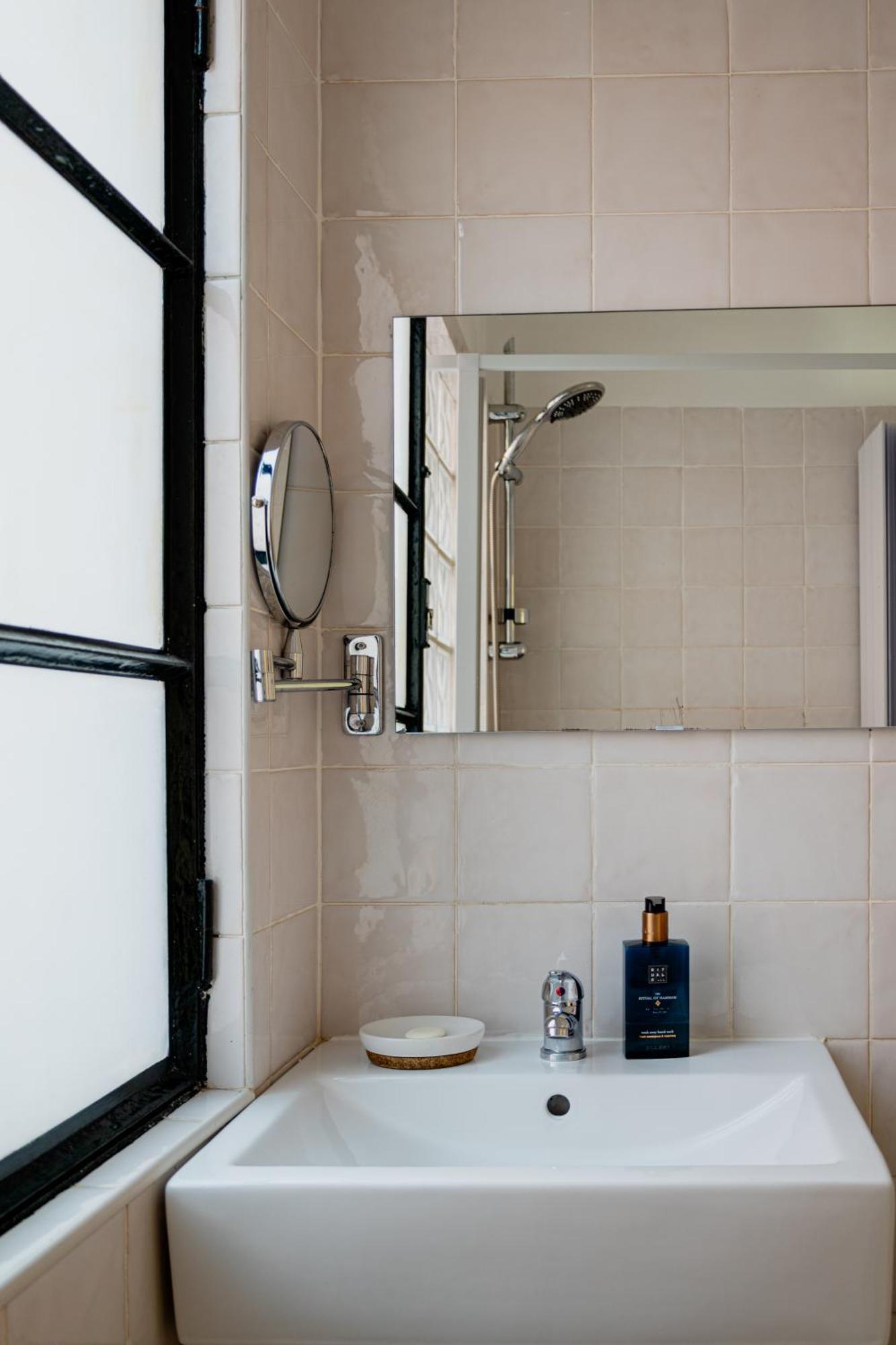Angels Homes-N27, 3ºfloor - Bairro Tipico, Centro Lisboa Esterno foto